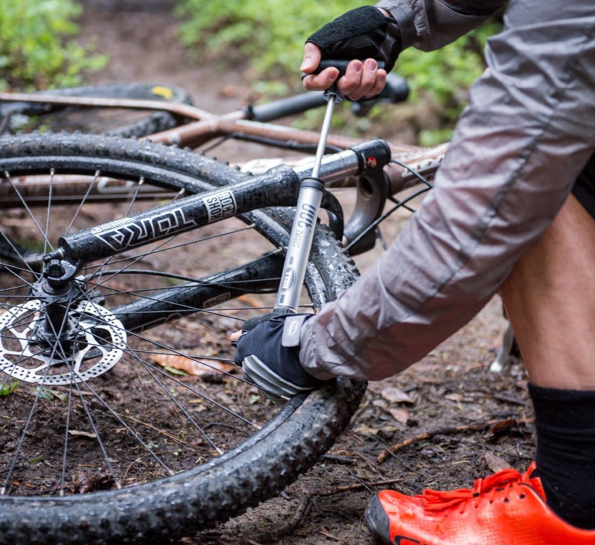 image:imageBELL Airstrike Dual Action Frame Pump Silver