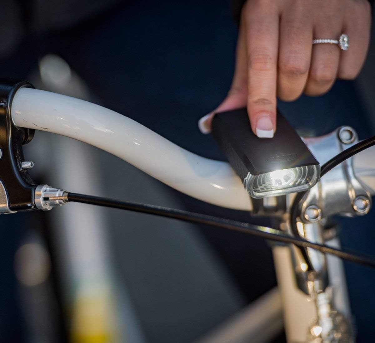 image:imageBELL Lumina 300 Headlight Black
